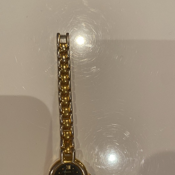 Vintage Two Tone Dainty Watch (Gold and Silver) - Picture 4 of 5